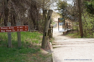 Sign showing Bay View Trail 0.2 miles ahead.